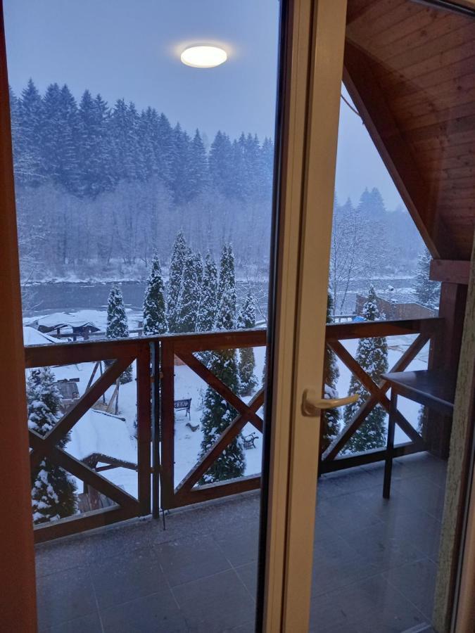 На Березі Черемошу Verkhovyna Buitenkant foto